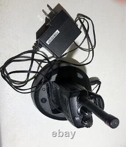 Motorola VX-261 VX-261-G7-5 UHF Radio à Deux Voies Portable à Main 16 Canaux Noir 5 Watts