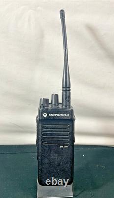 Motorola XPR3300e UHF Talkie-Walkie Bidirectionnel AAH02RDC9VA1AN avec Antenne Motorola XPR3300e UHF Talkie-Walkie Bidirectionnel AAH02RDC9VA1AN avec Antenne