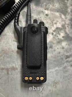 Motorola XPR7350e VHF MotoTRBO DMR Digital Portable Two Way Radio translates to: Motorola XPR7350e VHF MotoTRBO DMR Radio bidirectionnel portable numérique