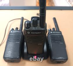 Motorola XPR 3300 UHF 403-512 MHz, radio bidirectionnelle à 16 canaux, lot de 3, vendu en l’état