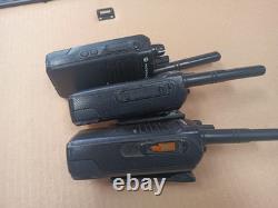 Motorola XPR 3300 UHF 403-512 MHz, radio bidirectionnelle à 16 canaux, lot de 3, vendu en l’état