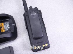 Motorola XPR 7350e AAH56JDC9WA1AN Radio bidirectionnelle VHF Walkie Talkie avec chargeur