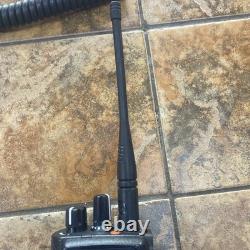 Motorola XPR 7550e RADIO BIDIRECTIONNEL AAH56RDN9RA1AN avec batterie, antenne, microphone et clip