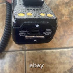 Motorola XPR 7550e RADIO BIDIRECTIONNEL AAH56RDN9RA1AN avec batterie, antenne, microphone et clip