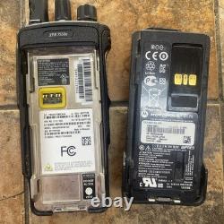 Motorola XPR 7550e RADIO BIDIRECTIONNEL AAH56RDN9RA1AN avec batterie, antenne, microphone et clip