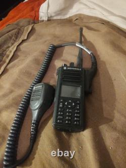 Motorola XPR 7550e UHF 403-512 Radio Portable Bi-directionnel à Affichage Numérique