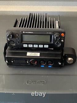 Motorola XTL2500 M21KTM9P1AN 110W Radio bidirectionnelle P25 VHF 136-174 Mhz Verrouillage Trunnion