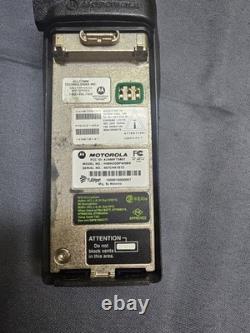Motorola XTS2500 136-174 MHz VHF Radio Bidirectionnel H46KDD9PW5BN avec Chargeur
