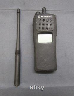 Motorola XTS2500 radio bidirectionnelle P25 VHF 136-174 MHz H46KDD9PW5BN avec chargeur