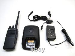 Motorola Xpr3300 Mototrbo 136-174 Mhz Vhf Radio À Deux Voies Avec Chargeur Aah02jdc9ja2an