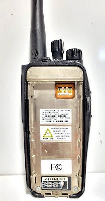 Motorola Xpr6350 Uhf Aah55qdc9la1an Radio À Deux Voies Avec Batterie