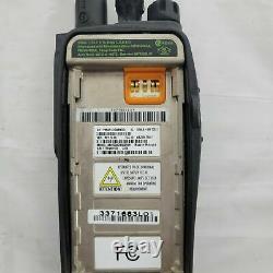 Motorola Xpr6580 Aah55uch9lb1an Radio À Deux Voies Avec Crades De Batterie Et De Charge