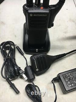 Motorola Xpr7350 Vhf Mototrbo Dmr Radio Numérique Portable À Deux Voies Aah56jdc9ka1an