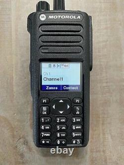 Motorola Xpr7550e Uhf (403-512 Mhz) Activé Portable Radio Dans Les Deux Sens