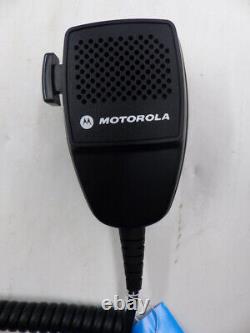 Motorola Xpr 2500 Deux Voies Radio Aam02qnh9ja1an Avec Samlex Power Sec-1223