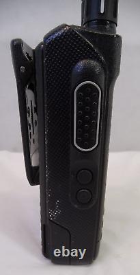 Motorola Xpr 3500e Radio À Deux Voies Avec Batterie, Pièces / Réparation