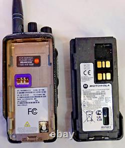 Motorola Xpr 3500e Radio À Deux Voies Avec Batterie, Pièces / Réparation