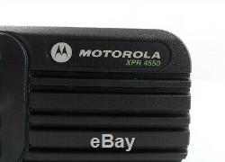 Motorola Xpr 4550 (xpr4550) Two Way Radio Aam27trh9la1an Avec Micro Rmn5052a