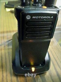 Motorola Xpr 7350e Vhf Mototrbo Dmr Numérique À Deux Voies Radio Portable