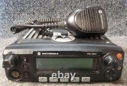 Motorola Xtl2500 P25 800 Mhz Trunking M21urm9pw1an Avec MIC Acheter 1 À 9 Unités
