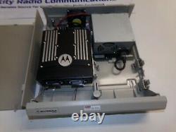 Motorola Xtl5000 Consolette De La Station De Base Radio À Deux Voies 800 Mhz L20urs9pw1an