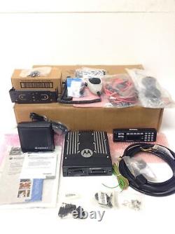 Motorola Xtl5000 M20urs9pw1an Radio Numérique Avec Haut-parleur/rackets/mic/cable/antenne