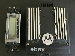 Motorola Xtl5000 Uhf 450 520mhz Télécommande Avec Tête De Commande O5 M20sss9pw1an