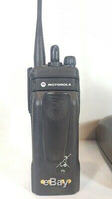 Motorola Xts2500 Uhf 380-470 Mhz Police Militaire D'incendie Ems Numérique À Deux Voies Radio