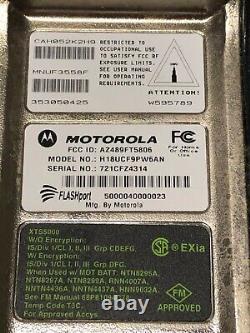 Motorola Xts5000 700 800 Mhz P25 Radio Numérique H18ucf9pw6an Avec Accessoires