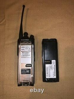 Motorola Xts5000 III Uhf Q Fractionné 380-470 Mhz Radio Avec Nsa Type-1 Et 4x Crypto