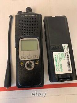 Motorola Xts5000 II 700 / 800mhz P25 Two Way Radio H18ucf9pw6an Entièrement Testé
