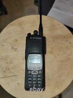 Motorola Xts5000 Uhf 380-470 Mhz P25 Radio Numérique À Deux Voies Des Gps H18qdh9pw7an