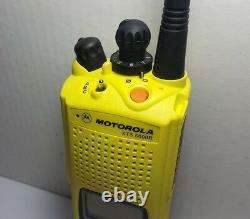 Motorola Xts5000 Vhf Smartzone P25 Radio Numérique Avec Ucm H18kef9pw6an