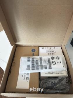 Motorola émetteur-récepteur portable bidirectionnel 16 canaux 5 W noir UHF (neuf)
