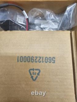 NOUVEAU dans la boîte Radio bidirectionnelle analogique UHF Motorola CM200d 403-470 MHz AAM01QPC9JC1AN