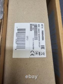 NOUVEAU dans la boîte Radio bidirectionnelle analogique UHF Motorola CM200d 403-470 MHz AAM01QPC9JC1AN