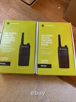 Nouveau Motorola RMU2040 Radio Bidirectionnelle Série RM Sur Site 4 Canaux 2 Watts UHF