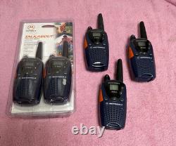 Nouveau lot de 2 radios Motorola Talkabout FR60 bidirectionnelles + 3 d’occasion