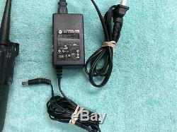 Paire Motorola Mototrbo Xpr Xpr6100 Uhf 6100 Radios Bidirectionnelles Avec Chargeur