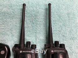 Paire Motorola Mototrbo Xpr Xpr6100 Uhf 6100 Radios Bidirectionnelles Avec Chargeur