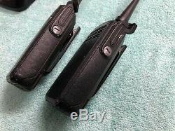 Paire Motorola Mototrbo Xpr Xpr6100 Uhf 6100 Radios Bidirectionnelles Avec Chargeur
