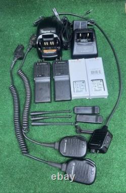 Paire de radios bidirectionnelles Motorola HT1000 16 canaux 4 watts UHF/GMRS