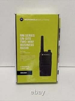 RADIO BIDIRECTIONNELLE MOTOROLA SÉRIE RM sur site RMU2040, Neuf dans sa boîte d'origine