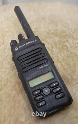 RADIO BIDIRECTIONNEL MOTOROLA MOTOTRBO XPR 3500e UHF AVEC ANTENNE EN BON ÉTAT