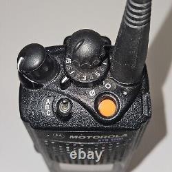 RADIO BIDIRECTIONNEL MOTOROLA XTS5000 UHF 380-470 MHz D'OCCASION H18QDF9PW6AN EN BON ÉTAT