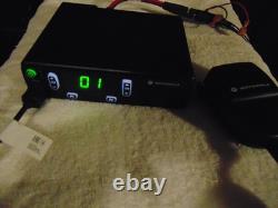 RADIO BIDIRECTIONNEL VHF MOTOROLA CM200D AVEC MICROPHONE - AAM01JQC9JA1AN