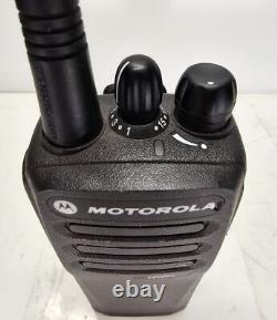 Radio Analogique Motorola CP200D VHF 136-174 MHz 16 Canaux 5 Watts (Kit Complet)