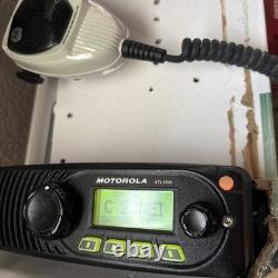 Radio Motorola modèle XTL1500 M28URS9PW1AN Flashcode 008008-002410-5 avec microphone uniquement