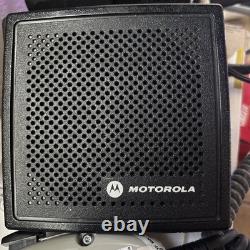 Radio Motorola modèle XTL1500 M28URS9PW1AN Flashcode 008008-002410-5 avec microphone uniquement