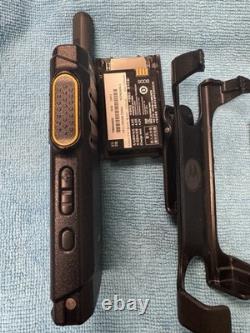 Radio Portables Bidirectionnelles Motorola SL300 Noires avec Piles et Socle de Charge